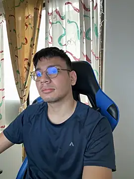 Snapshot of marcuswildx chatting on 12/04/25, 12:04 marcuswildx online show from 12/04/25, 12:04