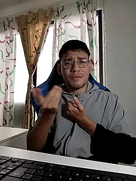 Snapshot of marcuswildx chatting on 11/14/25, 01:26 marcuswildx online show from 11/14/25, 01:26