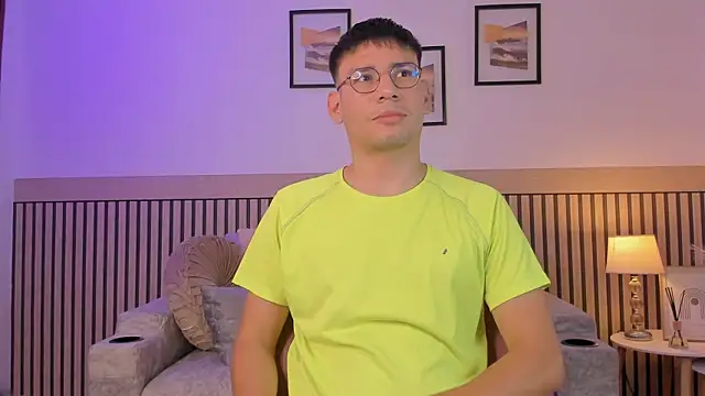 Snapshot of marcuswildx chatting on 11/17/25, 10:58 marcuswildx online show from 11/17/25, 10:58