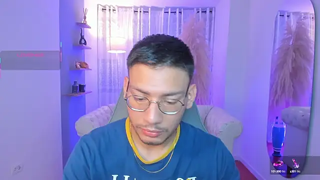 Snapshot of marcuswildx chatting on 09/30/25, 02:56 marcuswildx online show from 09/30/25, 02:56