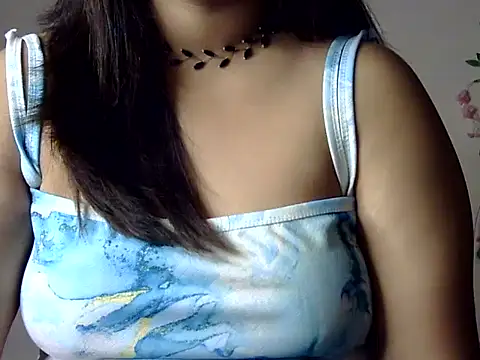 Aaliya02 online show from 11/11/25, 08:09