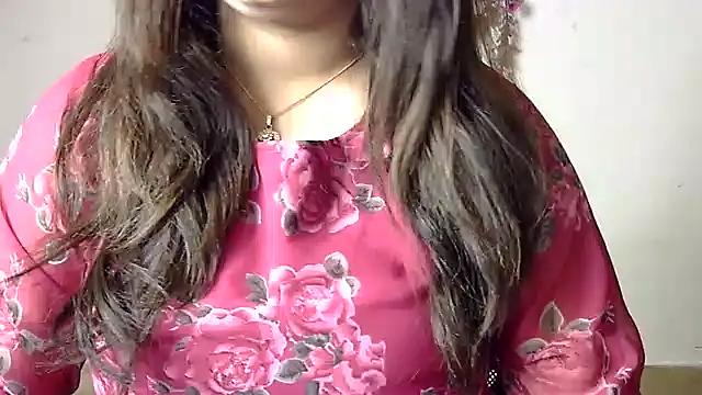 Snapshot of Aaliya02 chatting on 06/16/26, 10:37 Aaliya02 online show from 06/16/26, 10:37
