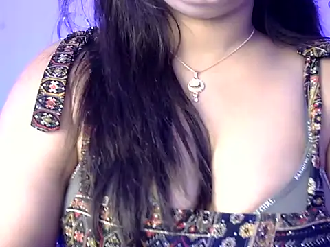 Aaliya02 online show from 04/07/26, 10:11