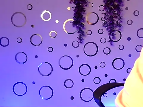 Aaliya02 online show from 04/05/26, 08:59