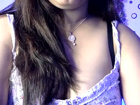 Aaliya02 online show from 04/22/26, 09:27