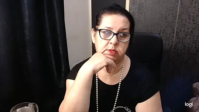 Snapshot of MissSanjanne chatting on 10/20/25, 06:15 MissSanjanne online show from 10/20/25, 06:15