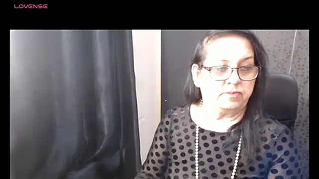 Snapshot of MissSanjanne chatting on 12/15/25, 03:34 MissSanjanne online show from 12/15/25, 03:34