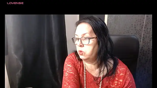 Snapshot of MissSanjanne chatting on 12/14/25, 08:09 MissSanjanne online show from 12/14/25, 08:09