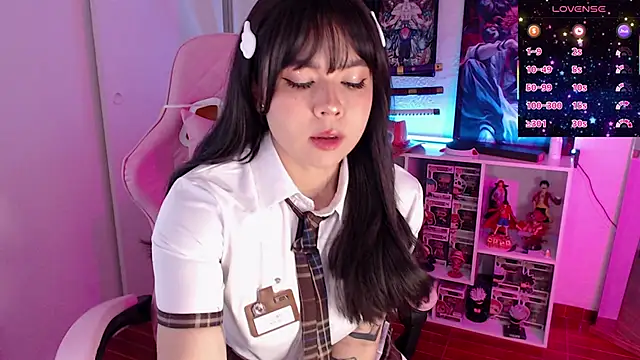Snapshot of AnnieHikari chatting on 10/24/25, 08:30 AnnieHikari online show from 10/24/25, 08:30