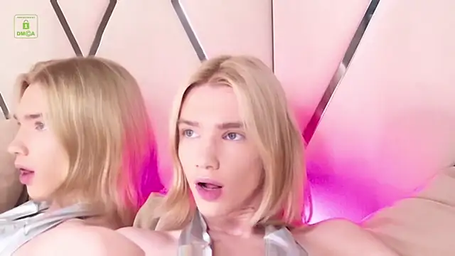 Snapshot of RobertDevine chatting on 11/06/25, 03:38 RobertDevine online show from 11/06/25, 03:38