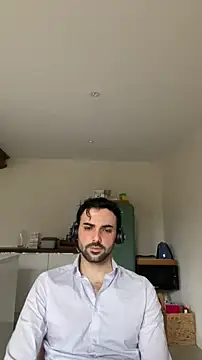 Snapshot of eauminerale chatting on 02/16/26, 08:35 eauminerale online show from 02/16/26, 08:35