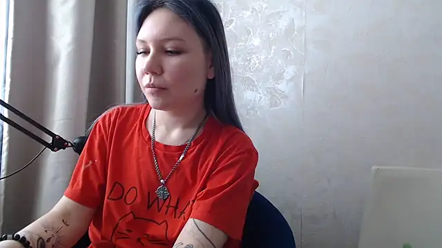 Snapshot of Kyserina chatting on 10/15/25, 10:34 Kyserina online show from 10/15/25, 10:34