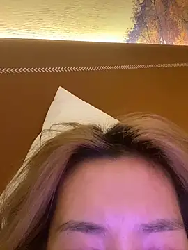 miumiu-66 online show from 10/10/25, 01:01