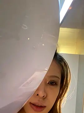 miumiu-66 online show from 10/28/25, 03:44