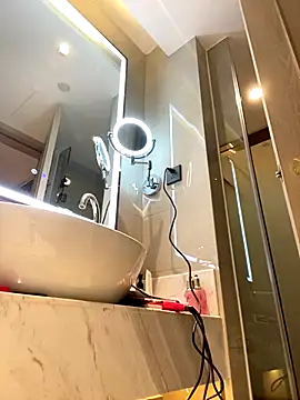 miumiu-66 online show from 11/02/25, 12:37