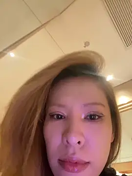 miumiu-66 online show from 10/19/25, 01:25