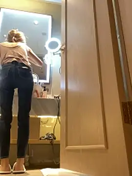 miumiu-66 online show from 12/20/25, 06:49