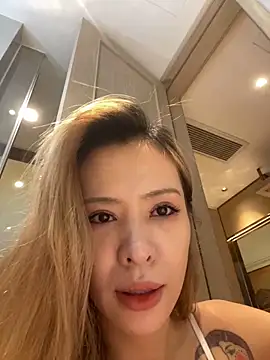 miumiu-66 online show from 11/17/25, 01:26