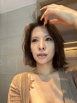 miumiu-66 online show from 05/25/26, 10:03