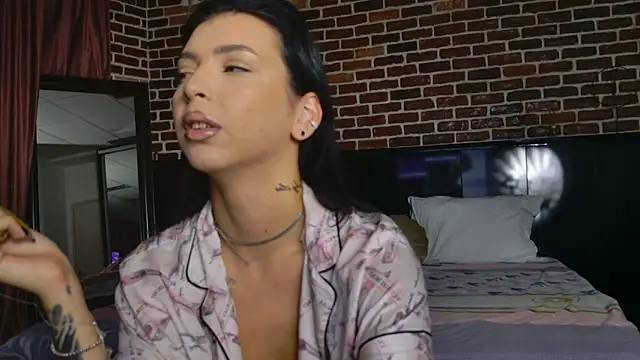 MeganSin  online show from 10/05/25, 04:25