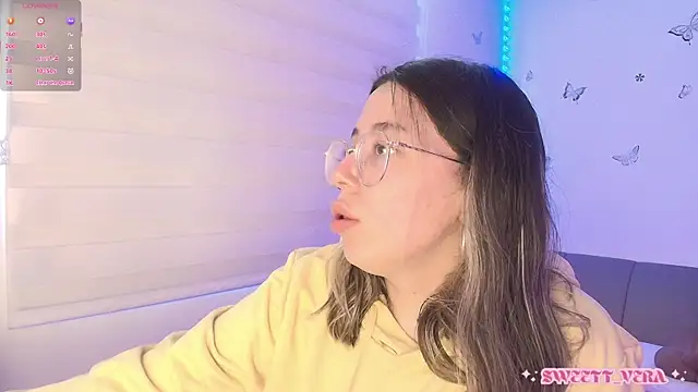Snapshot of sweettvera chatting on 04/22/26, 01:18 sweettvera online show from 04/22/26, 01:18