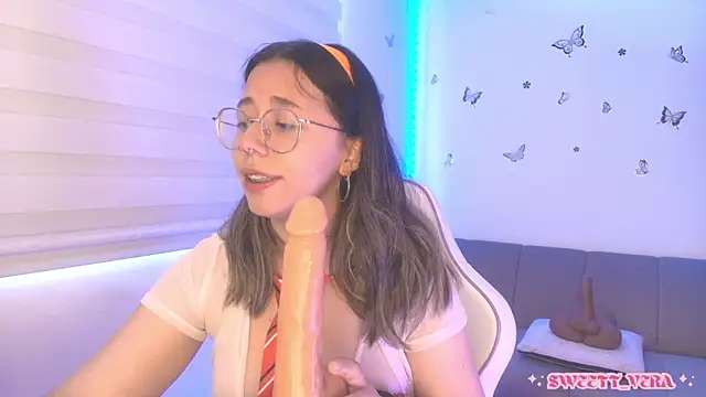 Snapshot of sweettvera chatting on 07/10/26, 03:34 sweettvera online show from 07/10/26, 03:34