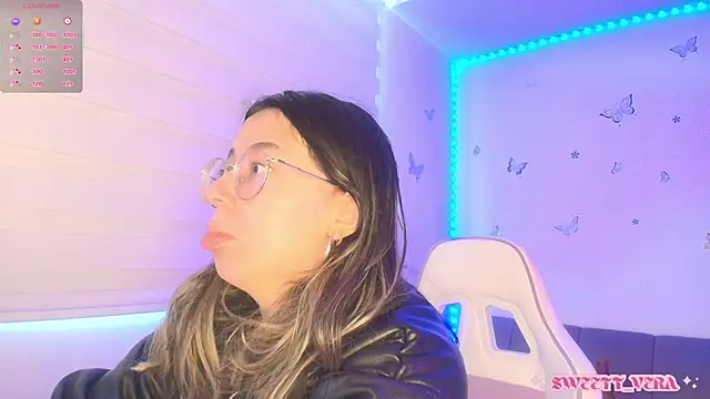 Snapshot of sweettvera chatting on 06/15/26, 01:33 sweettvera online show from 06/15/26, 01:33