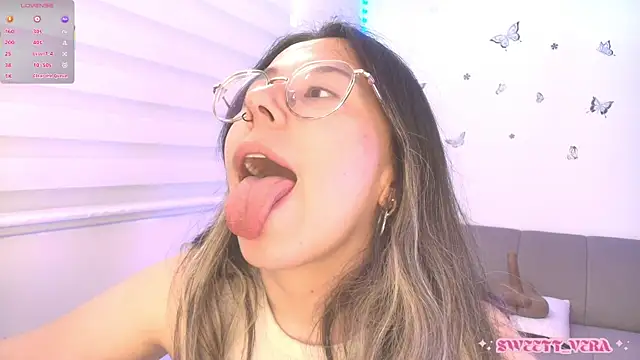 Snapshot of sweettvera chatting on 06/25/26, 10:37 sweettvera online show from 06/25/26, 10:37