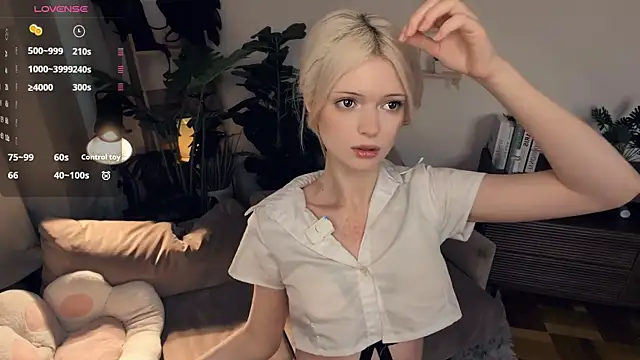 LaureMestler online show from 04/18/26, 10:28