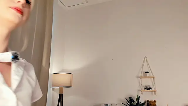 LaureMestler online show from 03/12/26, 08:07