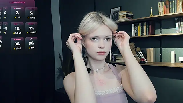 LaureMestler online show from 01/15/26, 01:14