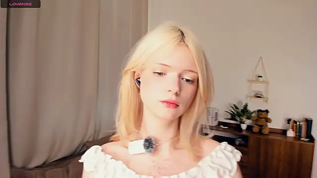 LaureMestler online show from 03/20/26, 08:04