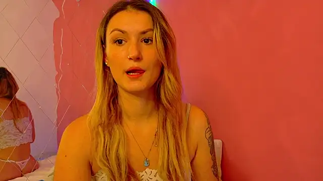 Snapshot of Anaayss_ chatting on 10/14/25, 04:57 Anaayss online show from 10/14/25, 04:57