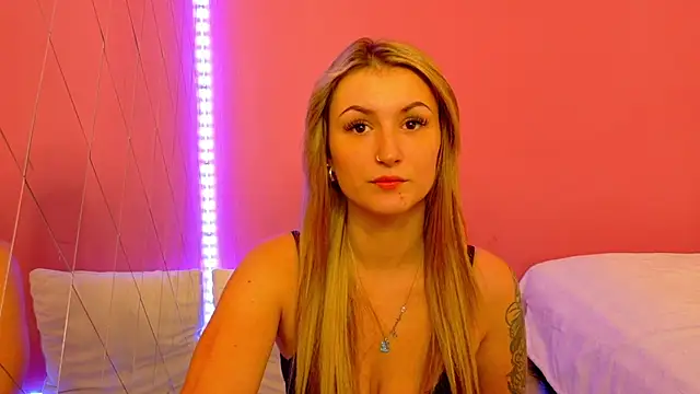 Snapshot of Anaayss_ chatting on 11/25/25, 05:08 Anaayss online show from 11/25/25, 05:08