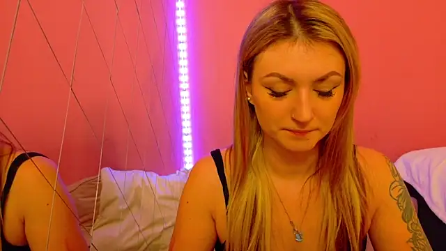 Snapshot of Anaayss_ chatting on 12/16/25, 05:44 Anaayss online show from 12/16/25, 05:44