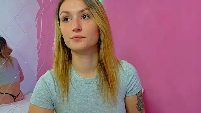 Snapshot of Anaayss_ chatting on 10/24/25, 04:55 Anaayss online show from 10/24/25, 04:55