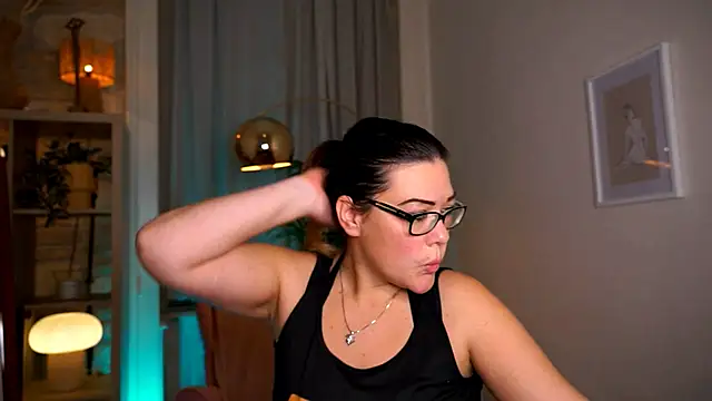 Snapshot of mrs_fllowerr chatting on 11/28/25, 06:41 mrs fllowerr online show from 11/28/25, 06:41