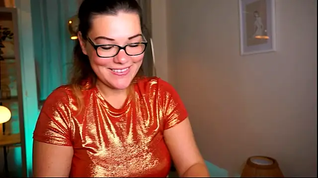 Snapshot of mrs_fllowerr chatting on 10/28/25, 08:30 mrs fllowerr online show from 10/28/25, 08:30