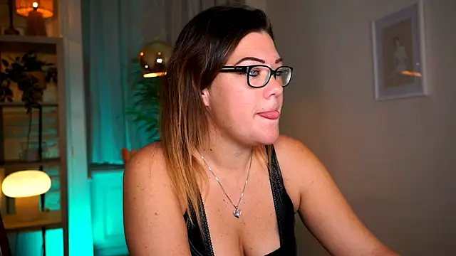 Snapshot of mrs_fllowerr chatting on 11/03/25, 05:16 mrs fllowerr online show from 11/03/25, 05:16