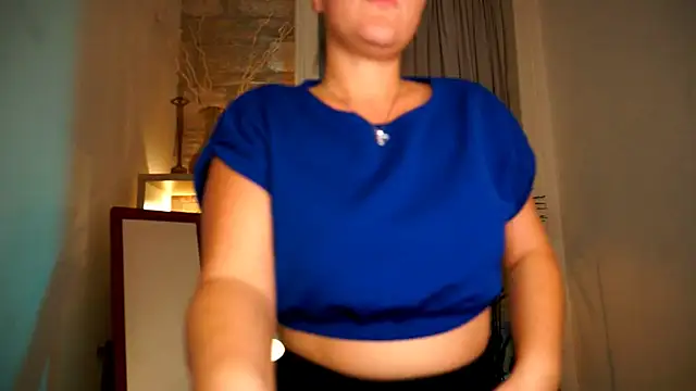 Snapshot of mrs_fllowerr chatting on 10/08/25, 04:19 mrs fllowerr online show from 10/08/25, 04:19