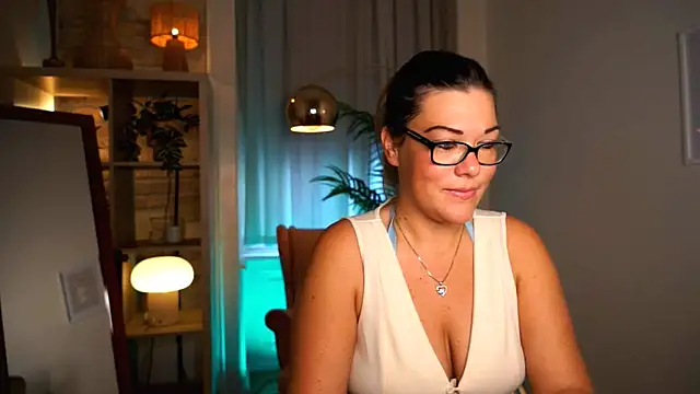 Snapshot of mrs_fllowerr chatting on 09/30/25, 02:12 mrs fllowerr online show from 09/30/25, 02:12