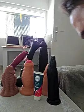 Chrisou73 online show from 04/18/26, 01:46