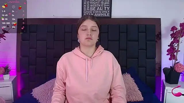 Krystal Heartss online show from 10/04/25, 05:25