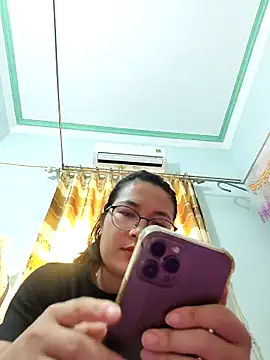 Snapshot of Linda-pusy chatting on 11/06/25, 03:21 Linda-pusy online show from 11/06/25, 03:21