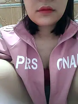 Snapshot of Linda-pusy chatting on 12/04/25, 01:26 Linda-pusy online show from 12/04/25, 01:26