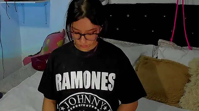 Snapshot of ValeryTatto chatting on 10/18/25, 11:56 ValeryTatto online show from 10/18/25, 11:56