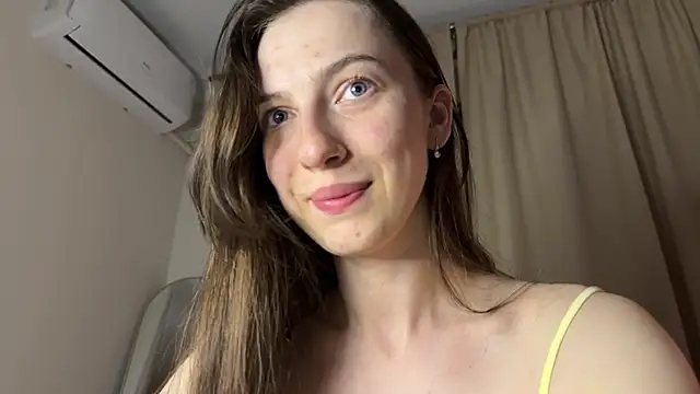 Prettyyy Angel online show from 05/25/26, 07:45