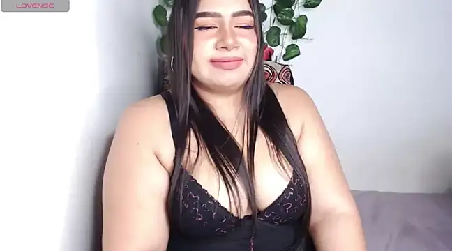 Snapshot of vivianepierss chatting on 02/26/25, 07:55 vivianepierss online show from 02/26/25, 07:55