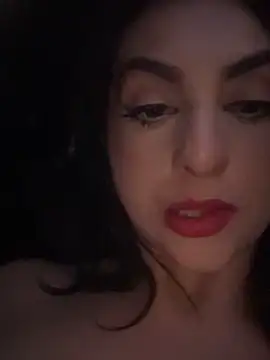 LlianneDiamond1 online show from 12/13/25, 08:04