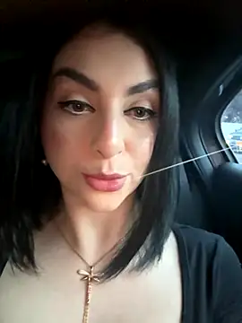 LlianneDiamond1 online show from 12/03/25, 10:09